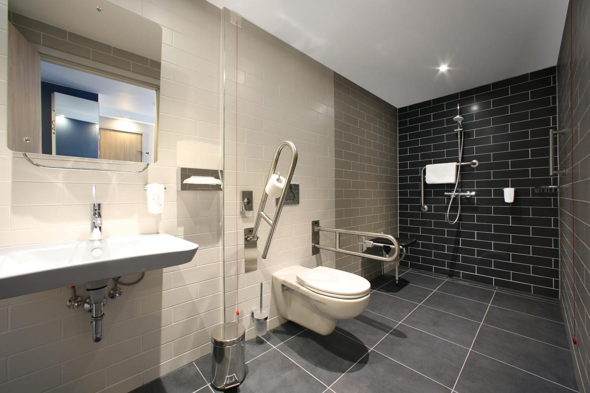 Holiday Inn Express - Ljubljana By Ihg מראה חיצוני תמונה